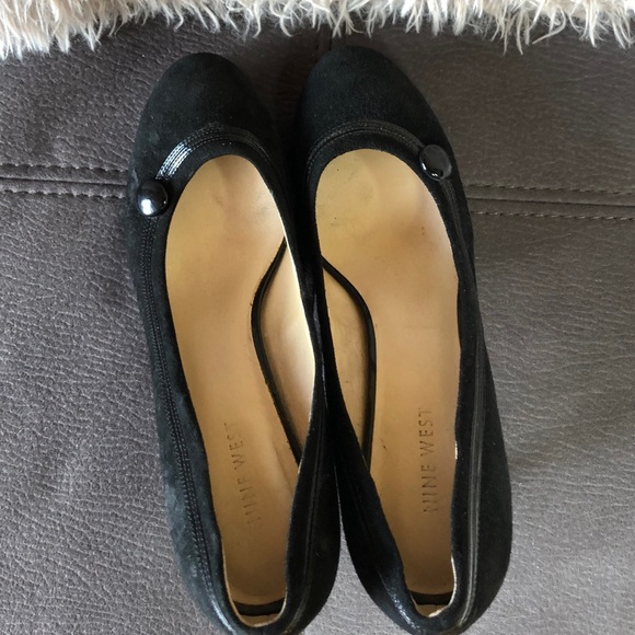 NINE WEST Black Suede Heels Size 8.5 - Picture 6 of 10